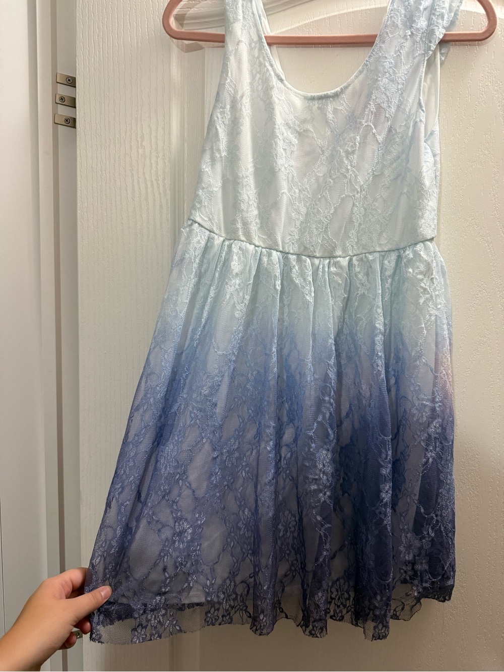 Women Light Blue to Navy Ombre Lace